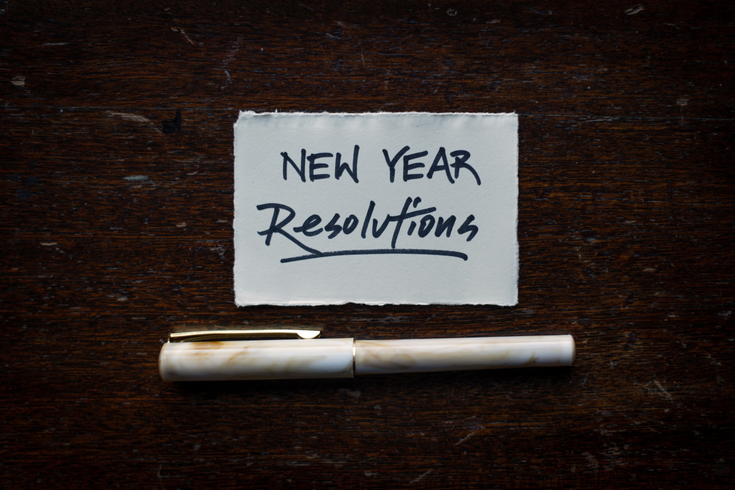 You are currently viewing 5 New Year’s Resolutions to Improve Your Dental Practice Service 